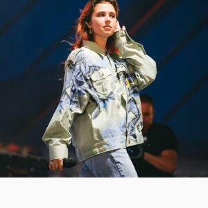 Clairo Pretty Girl Quote T-Shirt - Image 4